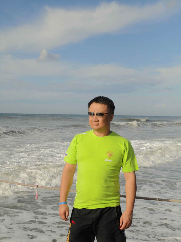  10127168  Igor, 48 ,    