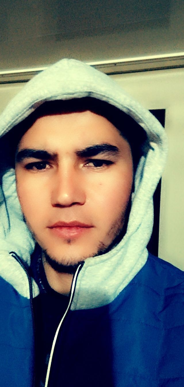  ,   Ali, 32 ,   ,   