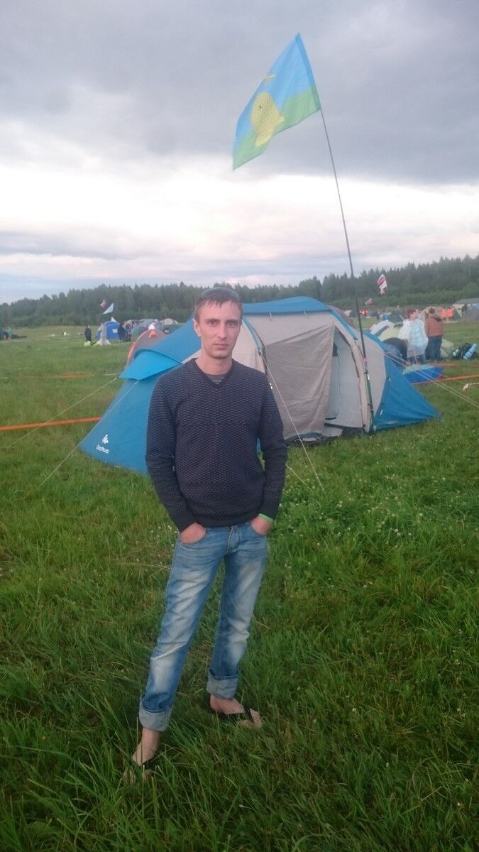  8972298  Andrey, 37 ,    