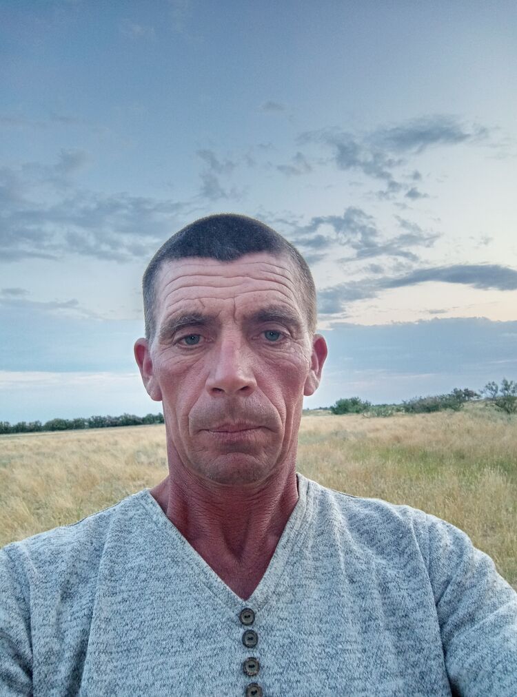  ,   Viktor, 40 ,   c , 