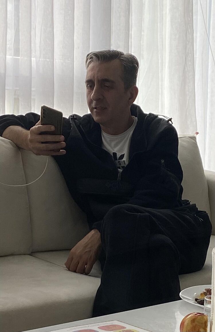  ,   Mixeil, 52 ,   , 
