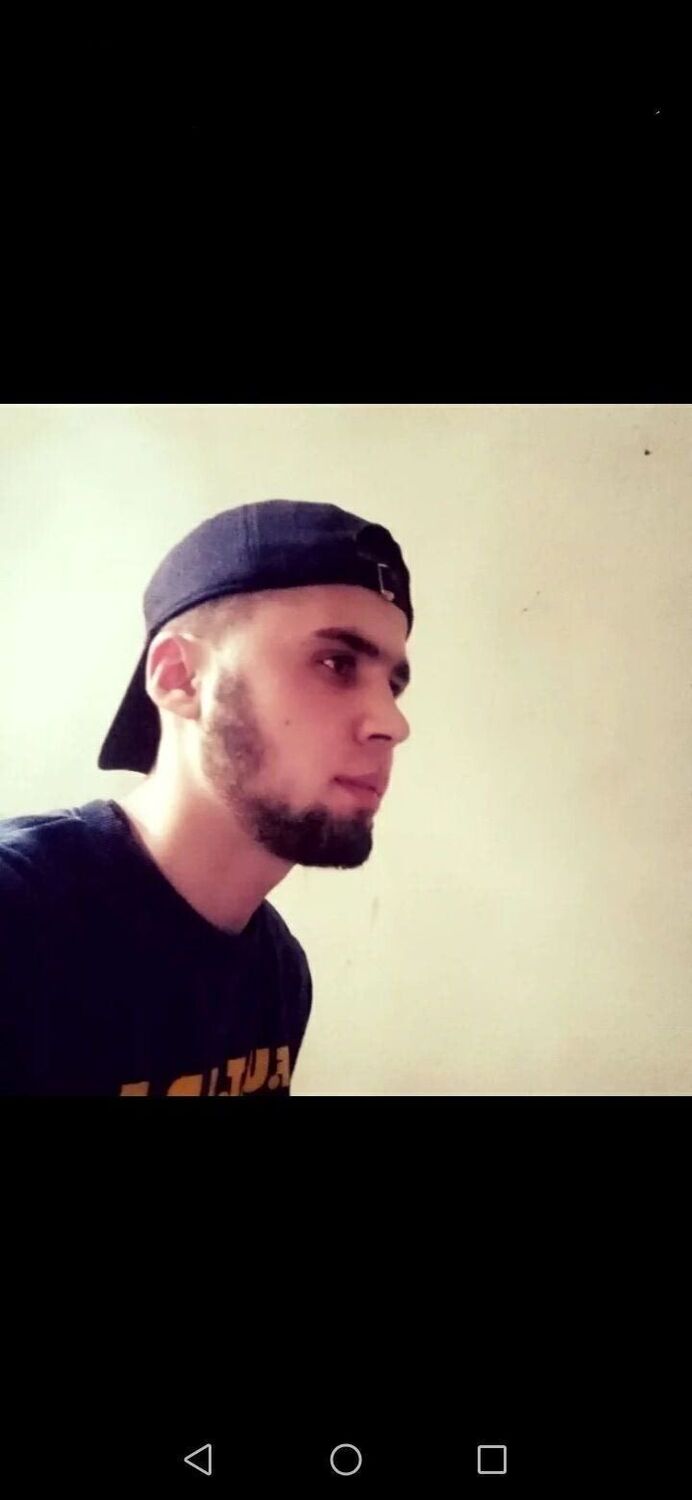  49679218  , 23 ,    