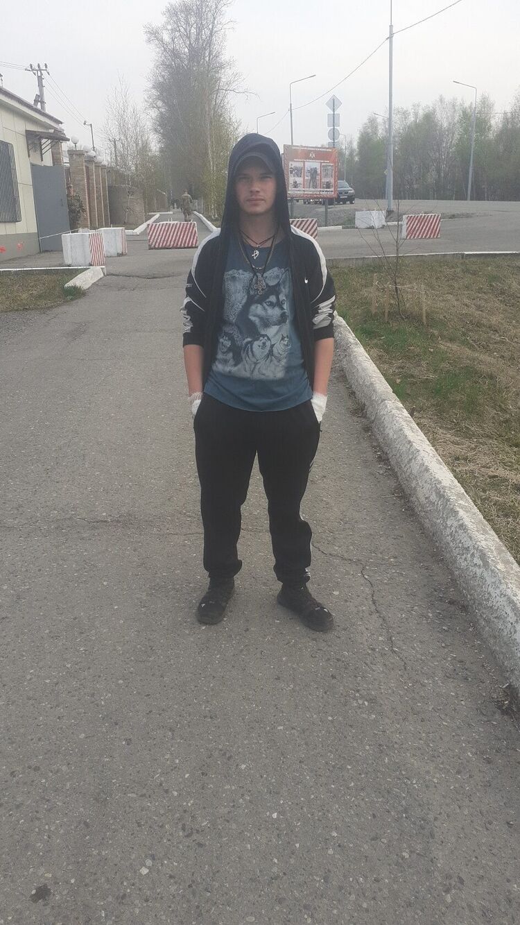  42527698  , 27 ,    