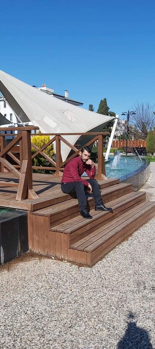  21334288  Emrah, 38 ,    