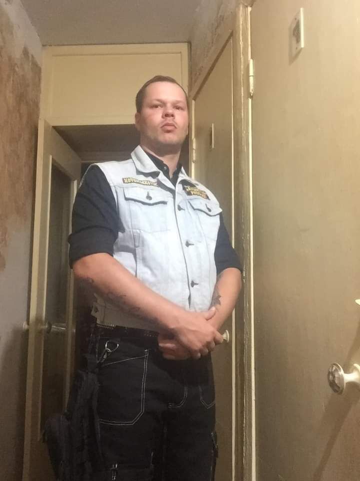  45186888  VETER_BAIKER, 34 ,    