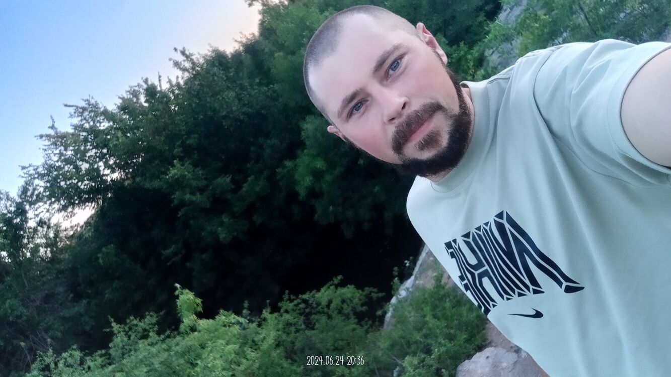  44217518  Oleksii, 31 ,    