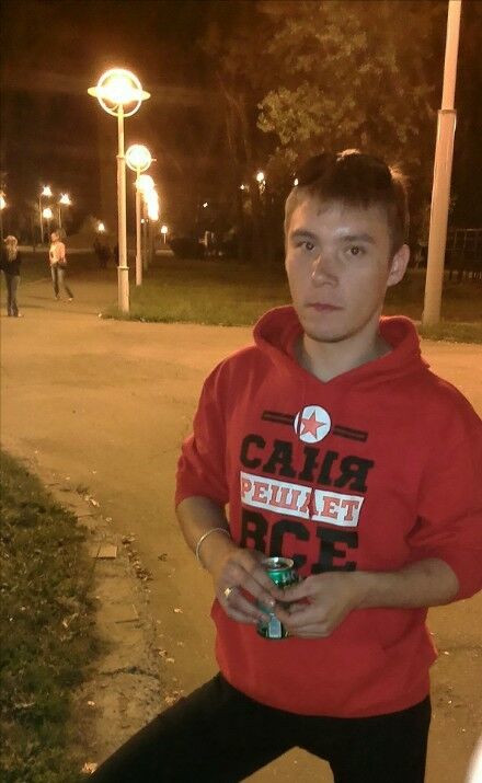  5112758  Aleksandr, 33 ,    