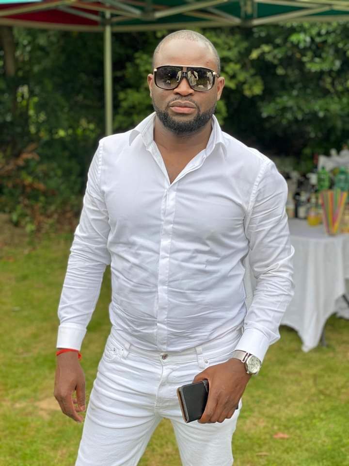  53862898  Dominique, 43 ,    