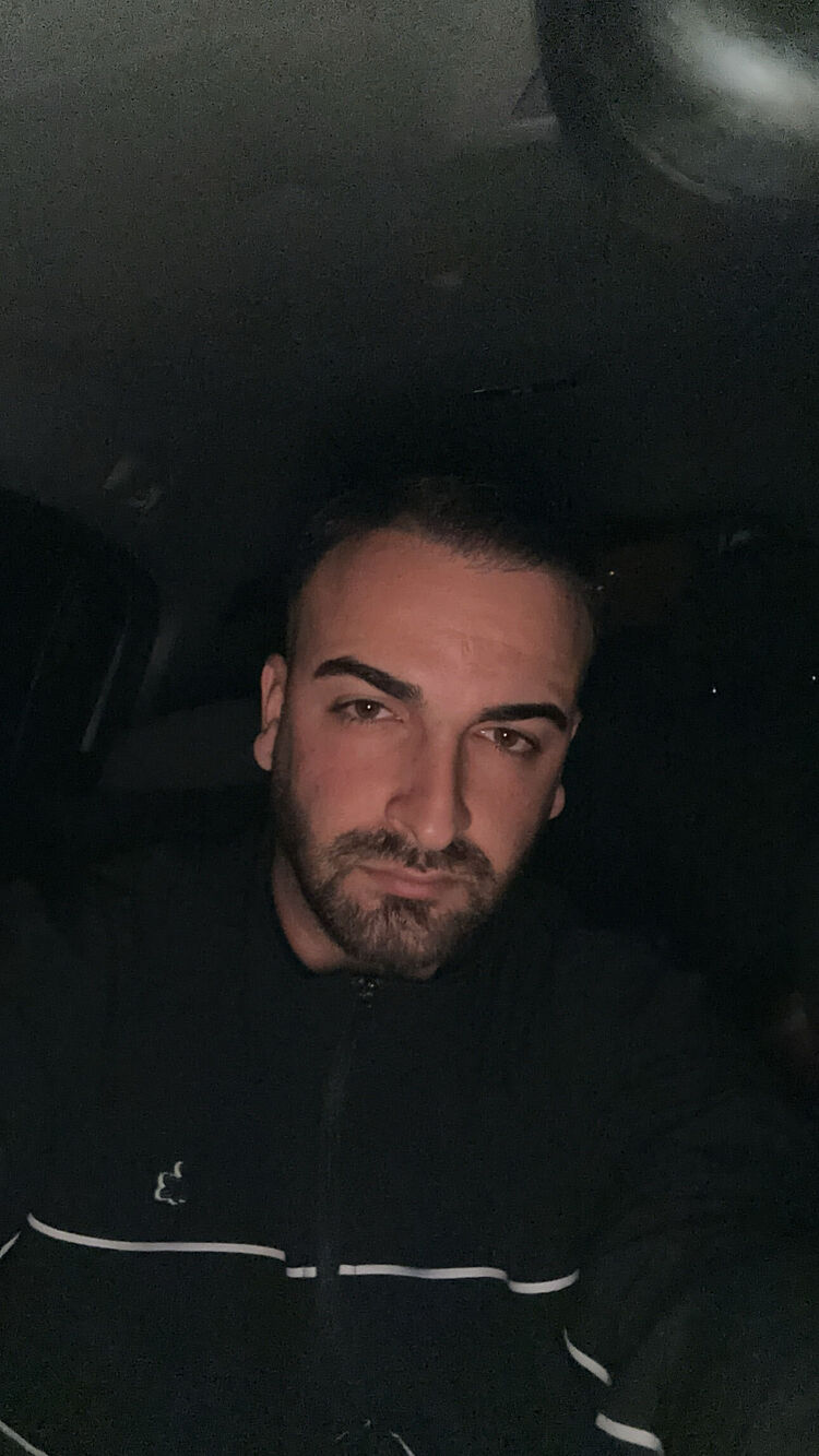  52260118  Mehmet, 27 ,    