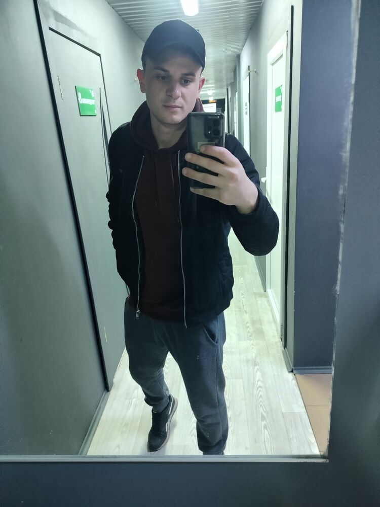  30717648  Ilya, 28 ,    