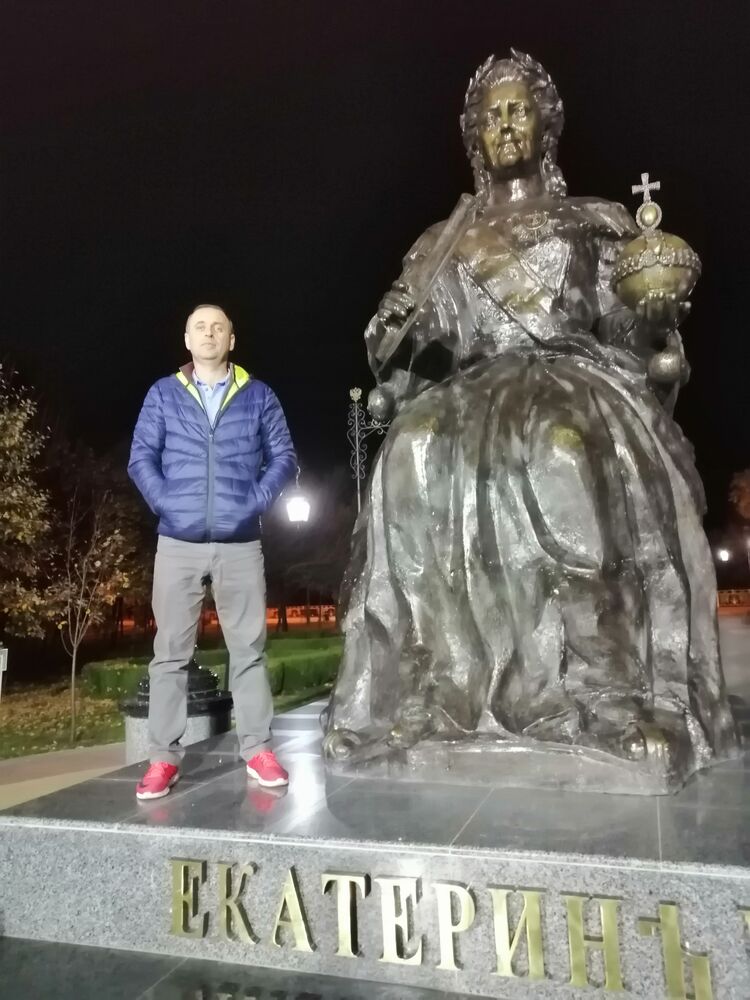  30827588  Konstantin, 45 ,    