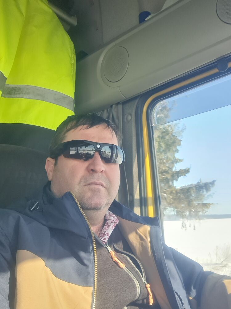  52808268  Ridvan, 51 ,    