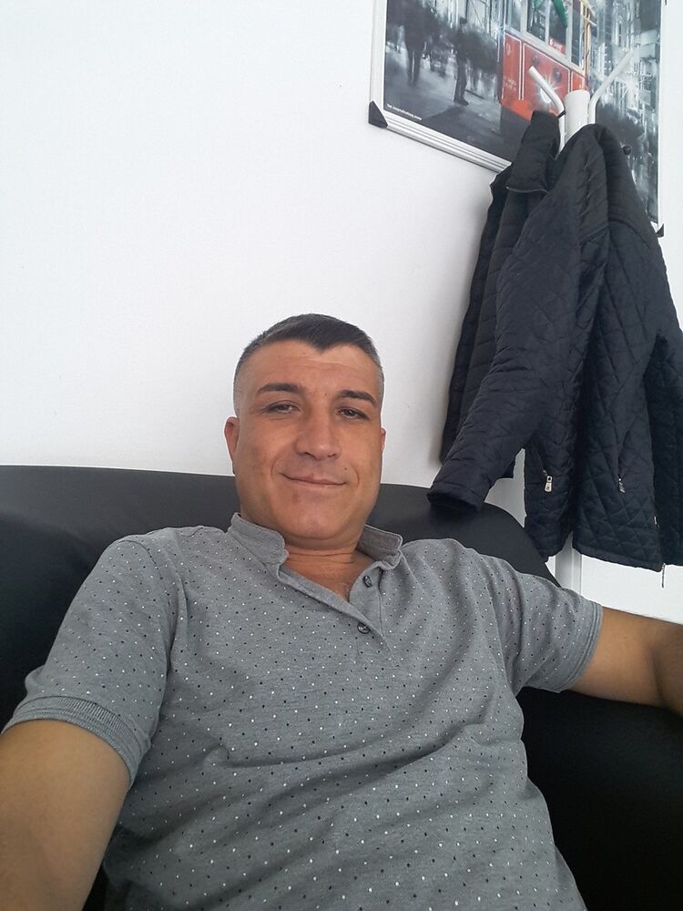  Milan,   Furkan, 47 ,   ,   , c 