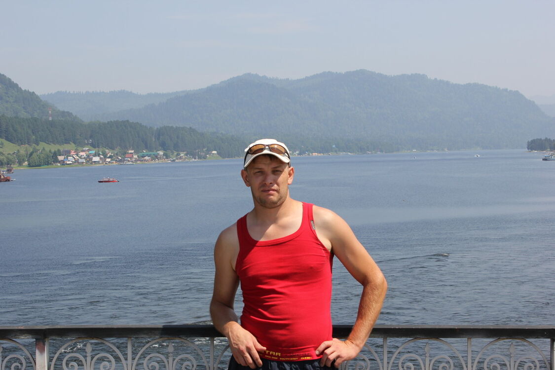  10378578  Alexei, 46 ,    