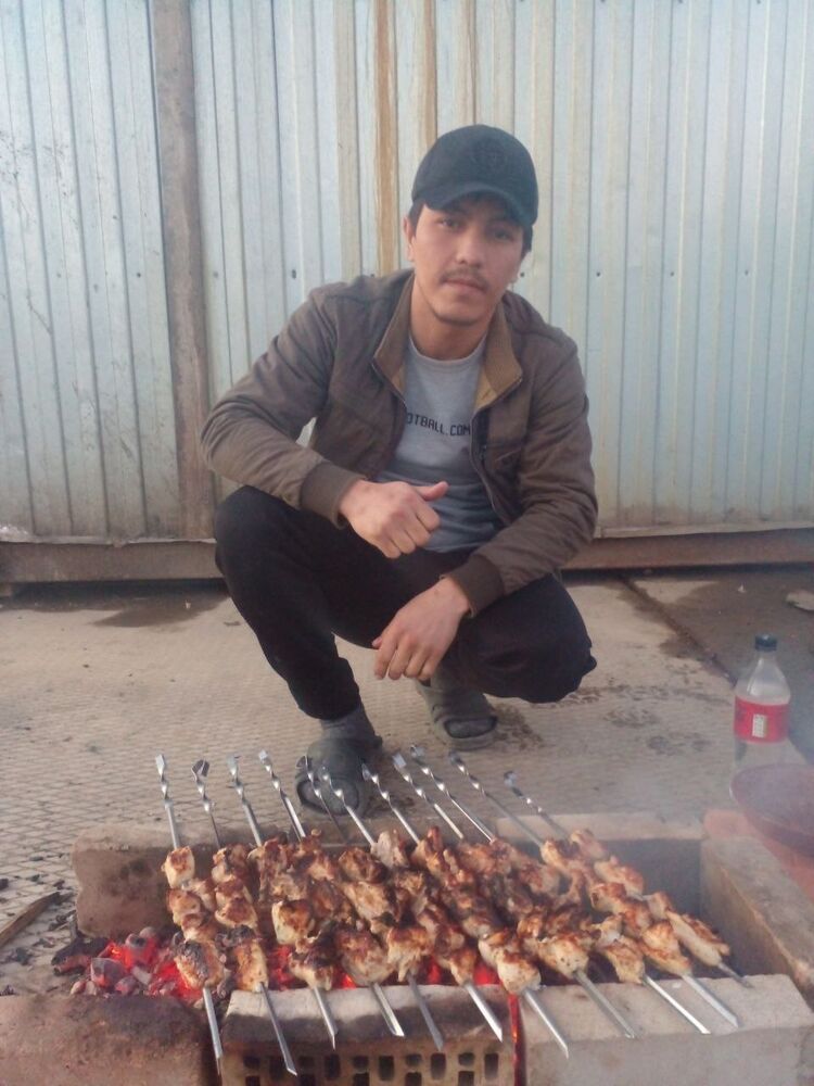  32233358  Mahmud, 35 ,    