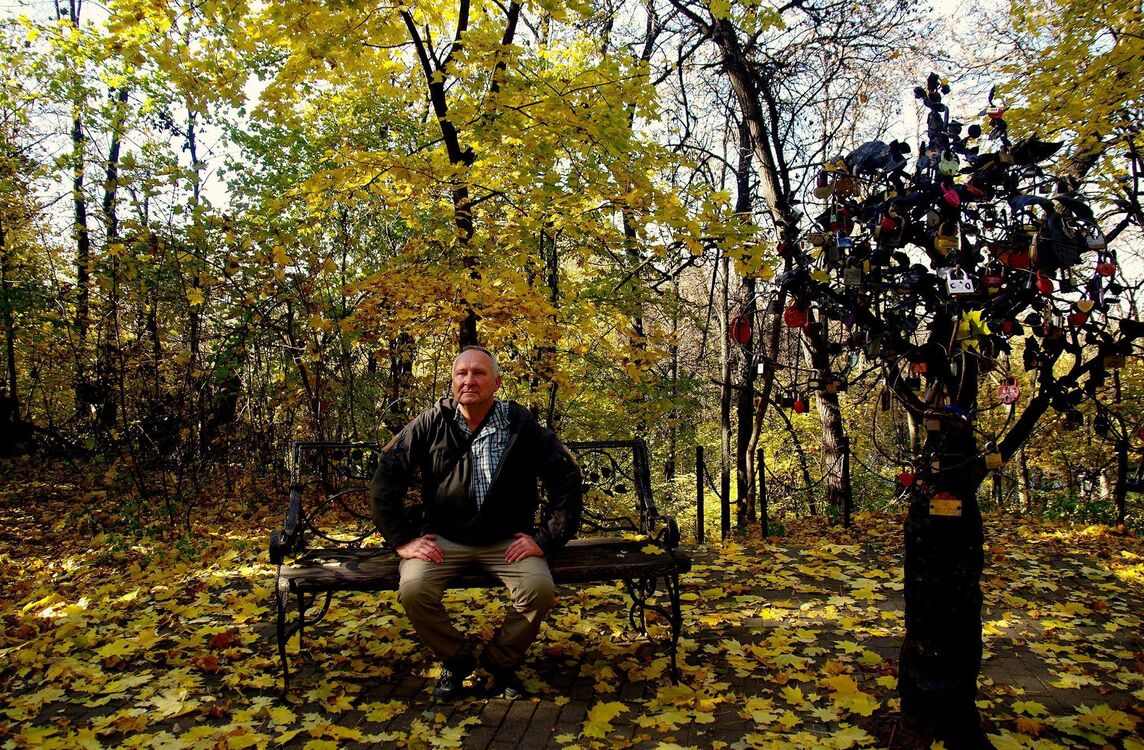  41426818  Sergio, 65 ,    