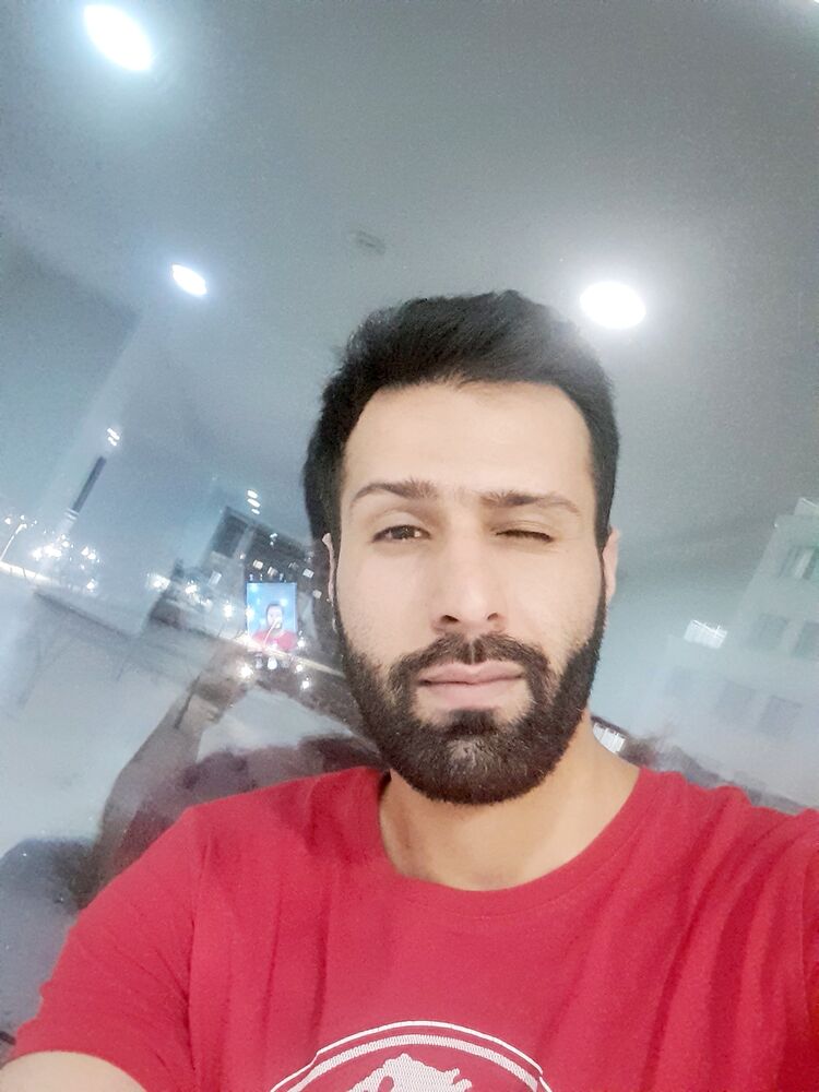  ,   Reza, 33 ,   ,   