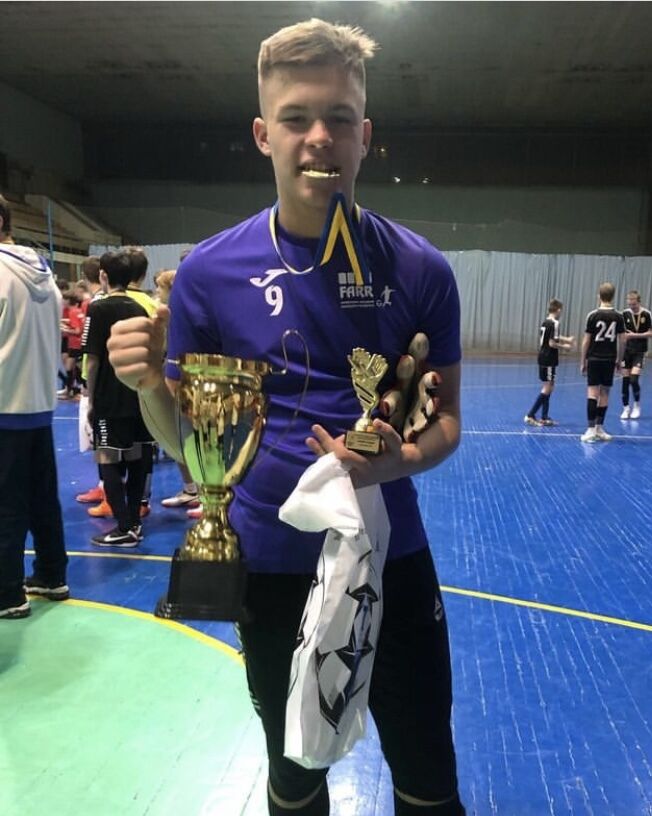  36455388  Artem, 20 ,    