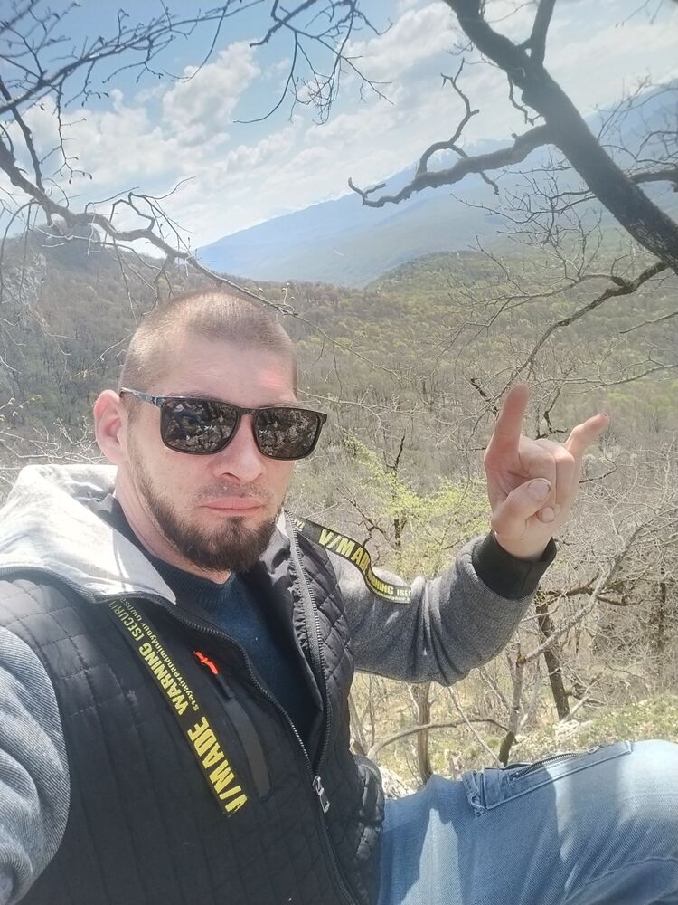  42052678  , 37 ,    