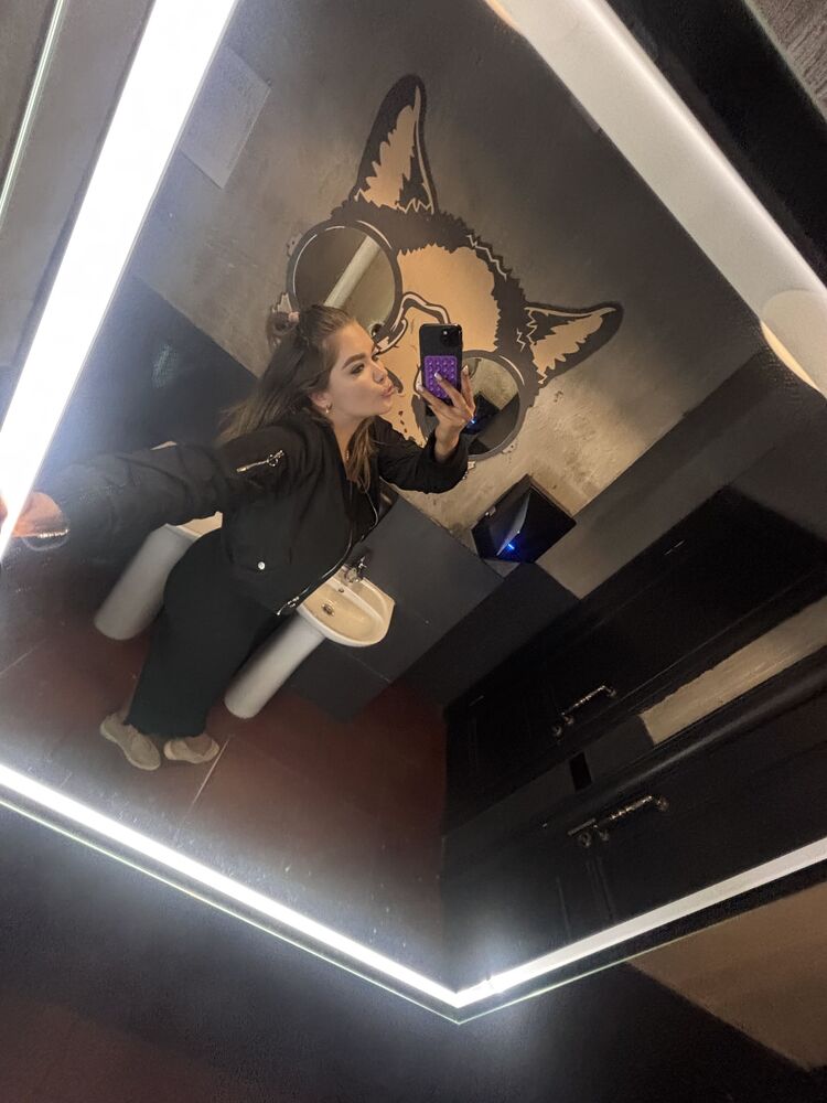  52104358  , 23 ,    -