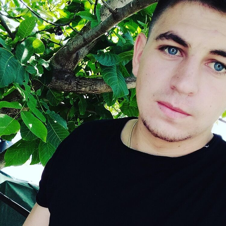  22847308  Colea, 25 ,    