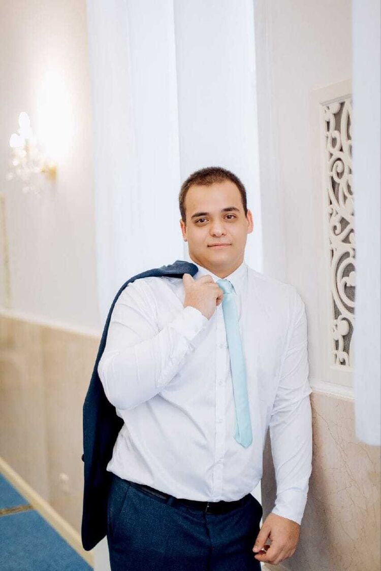  50729698  , 24 ,    