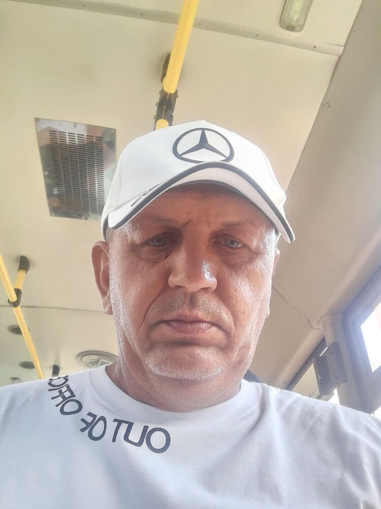  45698468  , 51 ,    