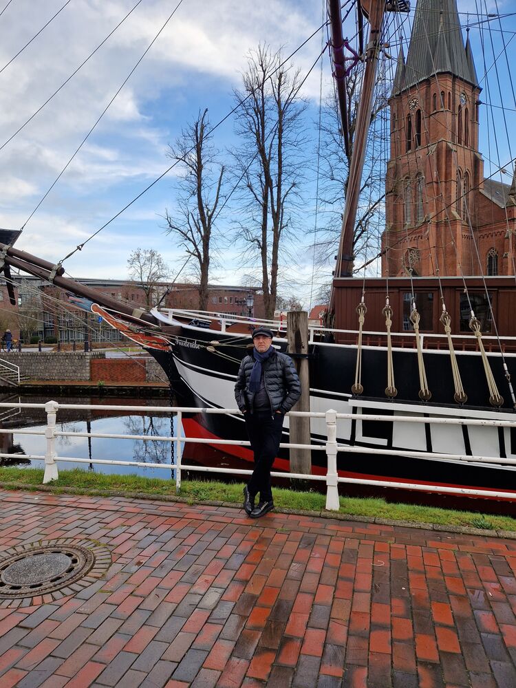  40815918  , 55 ,    Papenburg