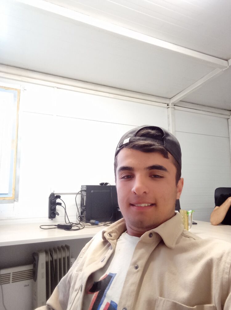  ,   Samir, 25 ,   ,   