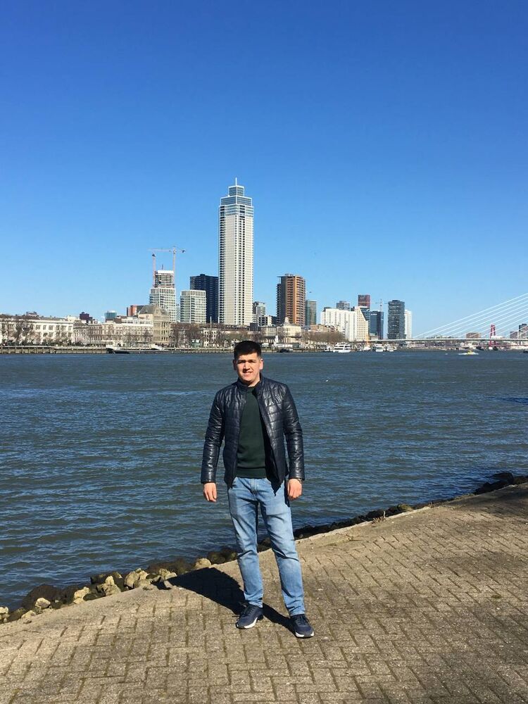  26132718  Amir, 28 ,    
