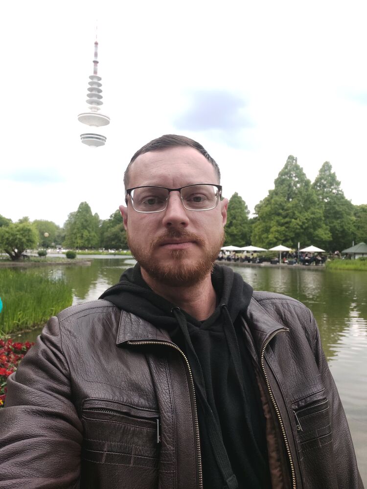  ,   Denis, 33 ,   ,   