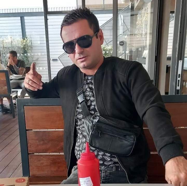  ,   Andro, 43 ,     , c 