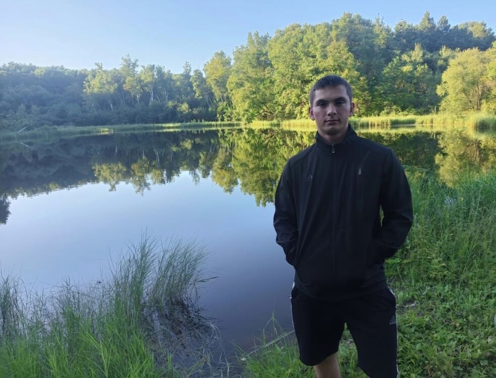  45300148  Ilyas, 22 ,    