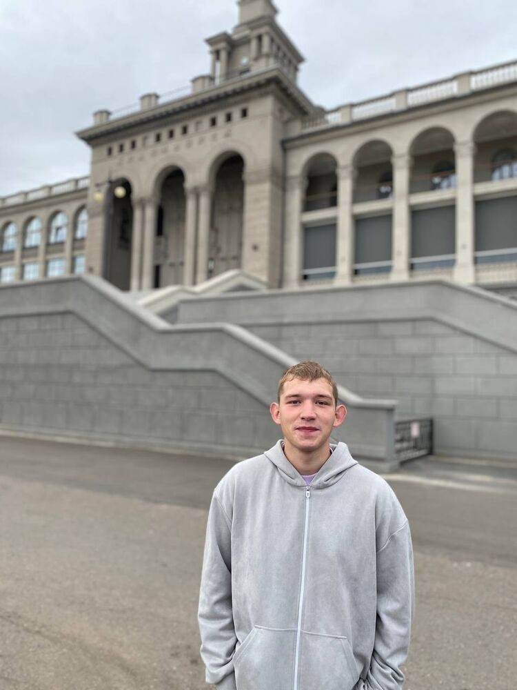  ,   Ivan, 20 ,  
