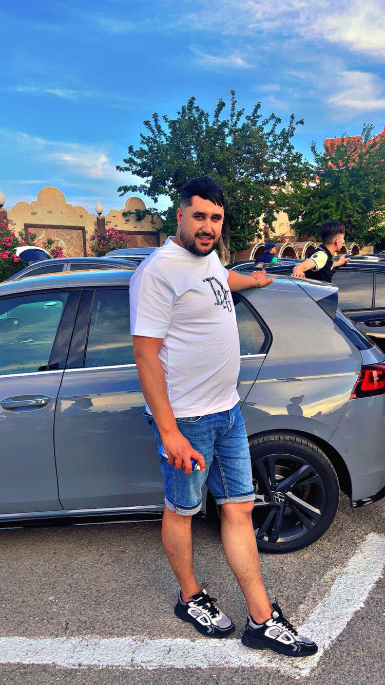  54432788  Fouad, 31 ,    