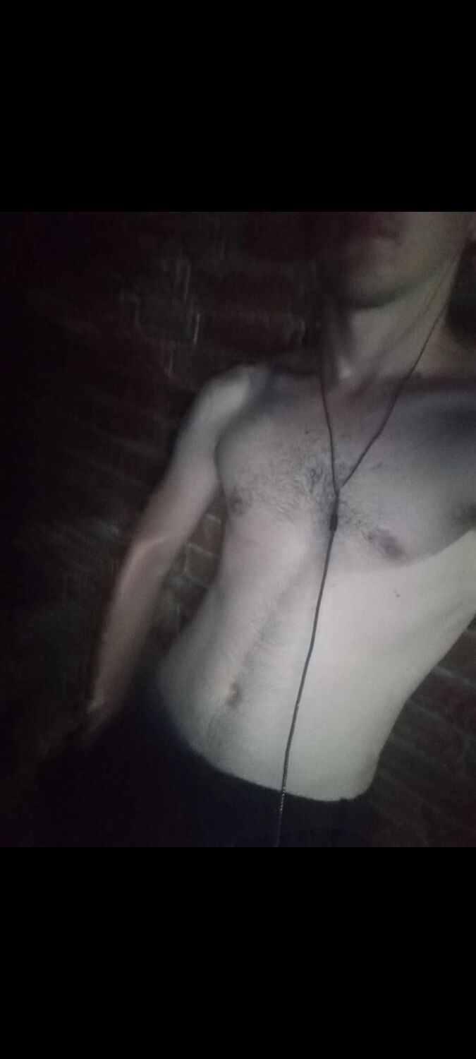  32910358  , 20 ,    