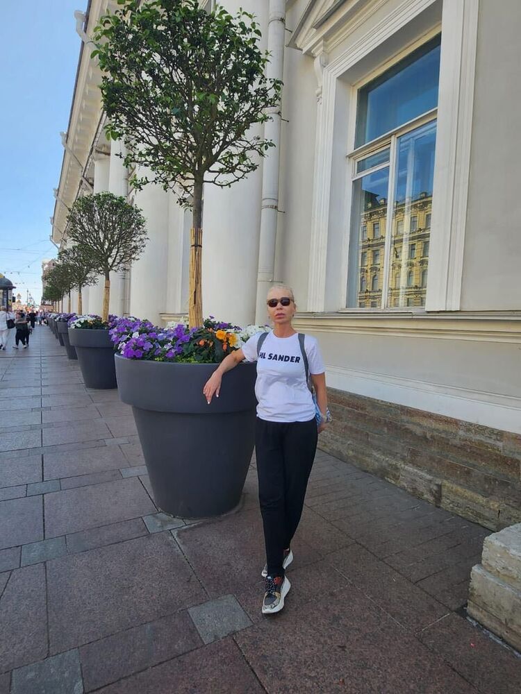  ,   Elena, 49 ,     , c 