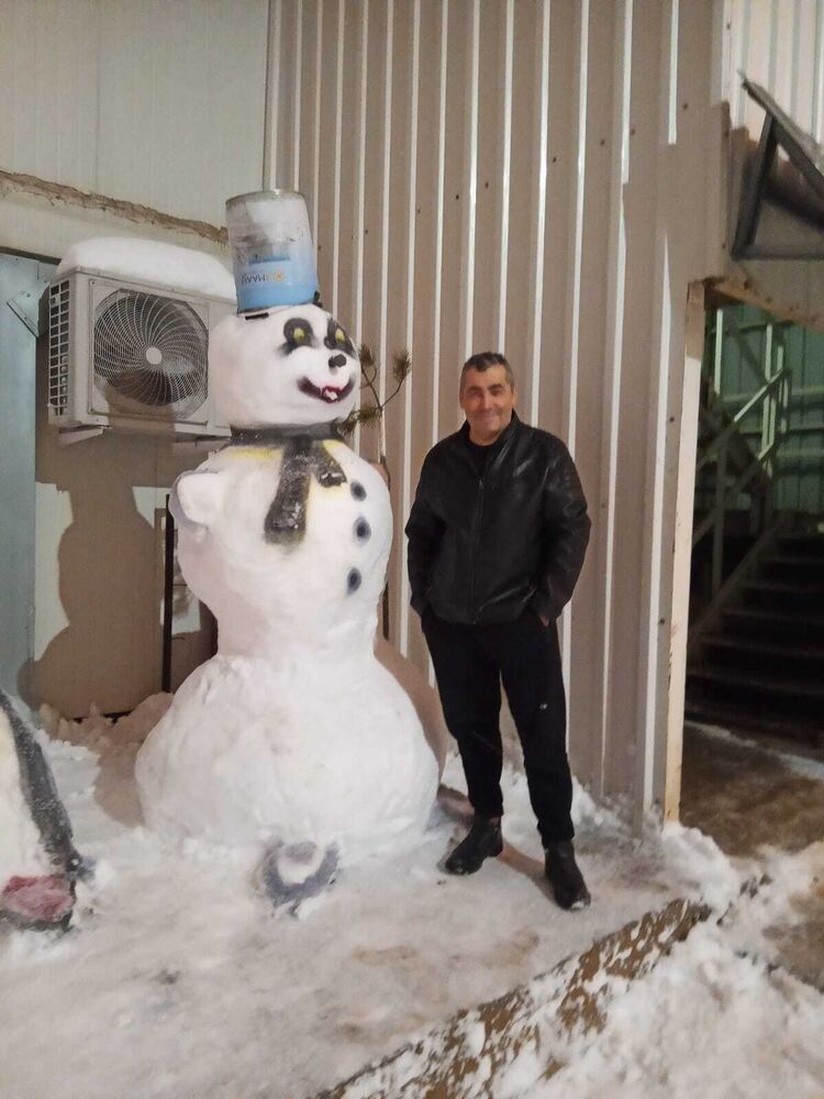  50257578  Burhan, 40 ,    