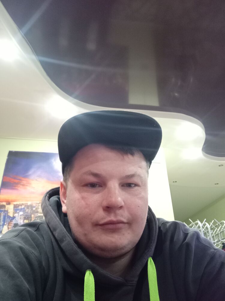  42160678  Stepan, 33 ,    