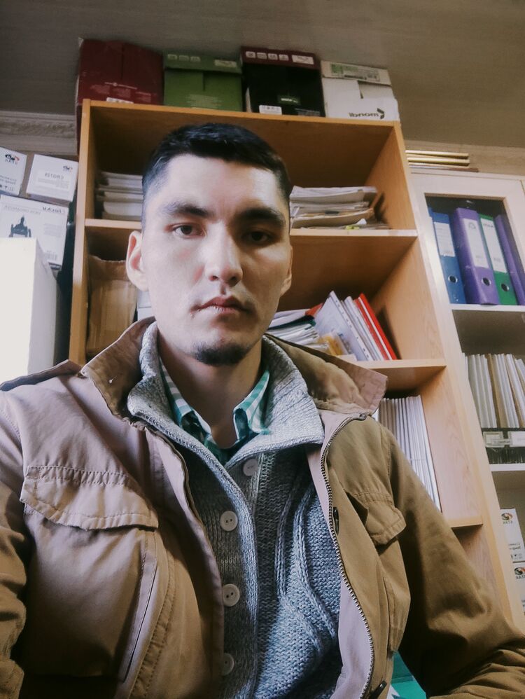  46857658  , 28 ,    