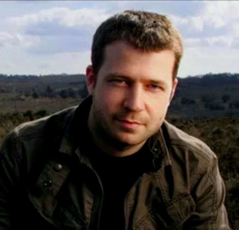  18097408  Alex, 47 ,    