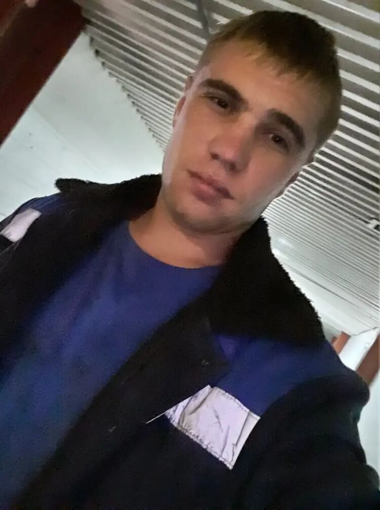  42202998  Vlad, 28 ,    