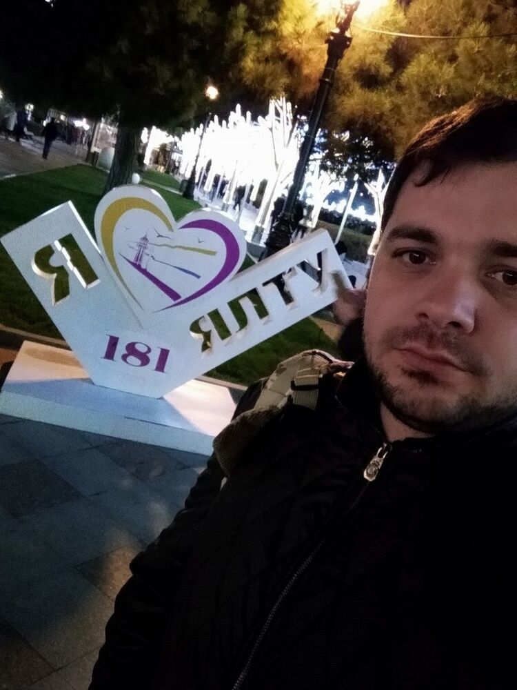 18570848  Aleks, 35 ,    