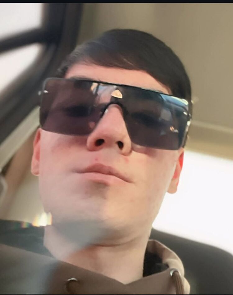  53982468  Ravshan, 19 ,    