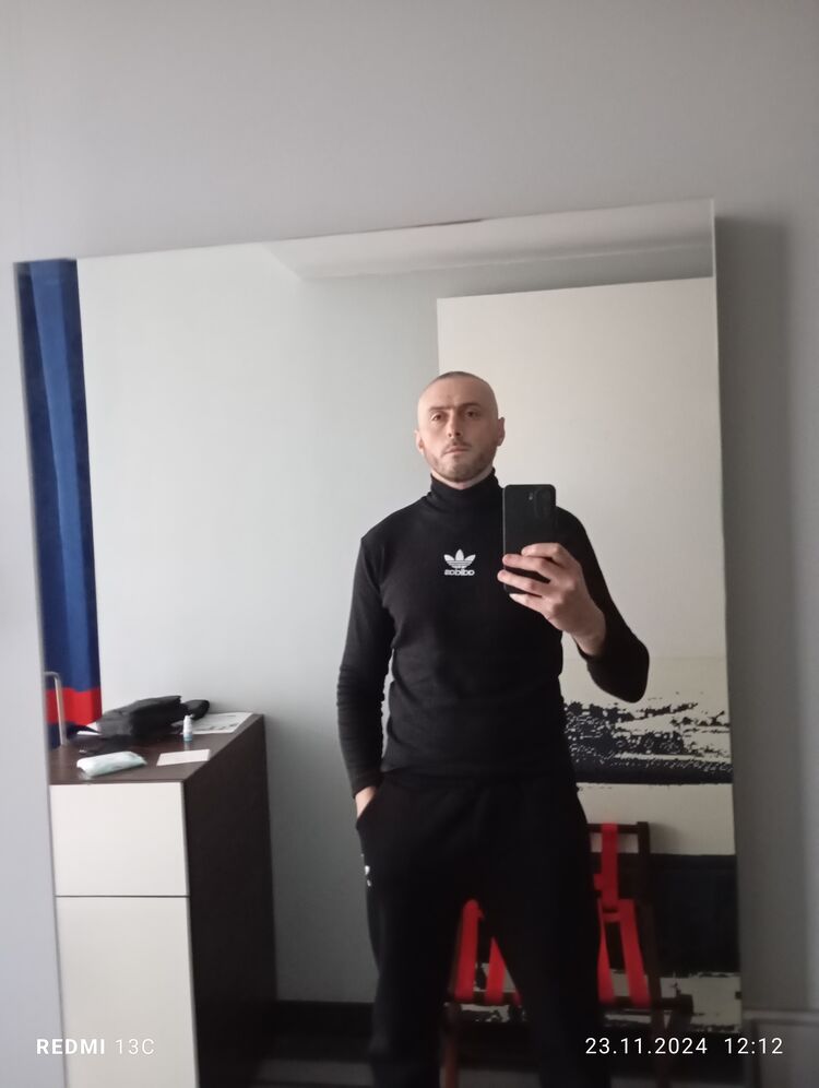  47883858  , 37 ,    