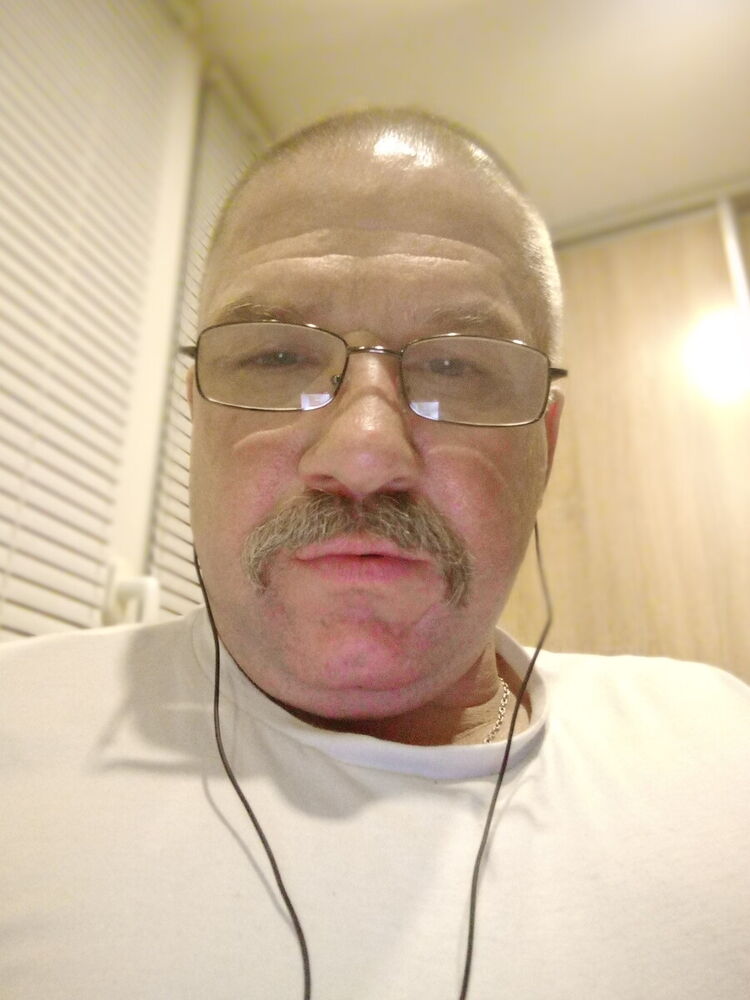  22246898  Igor, 52 ,    