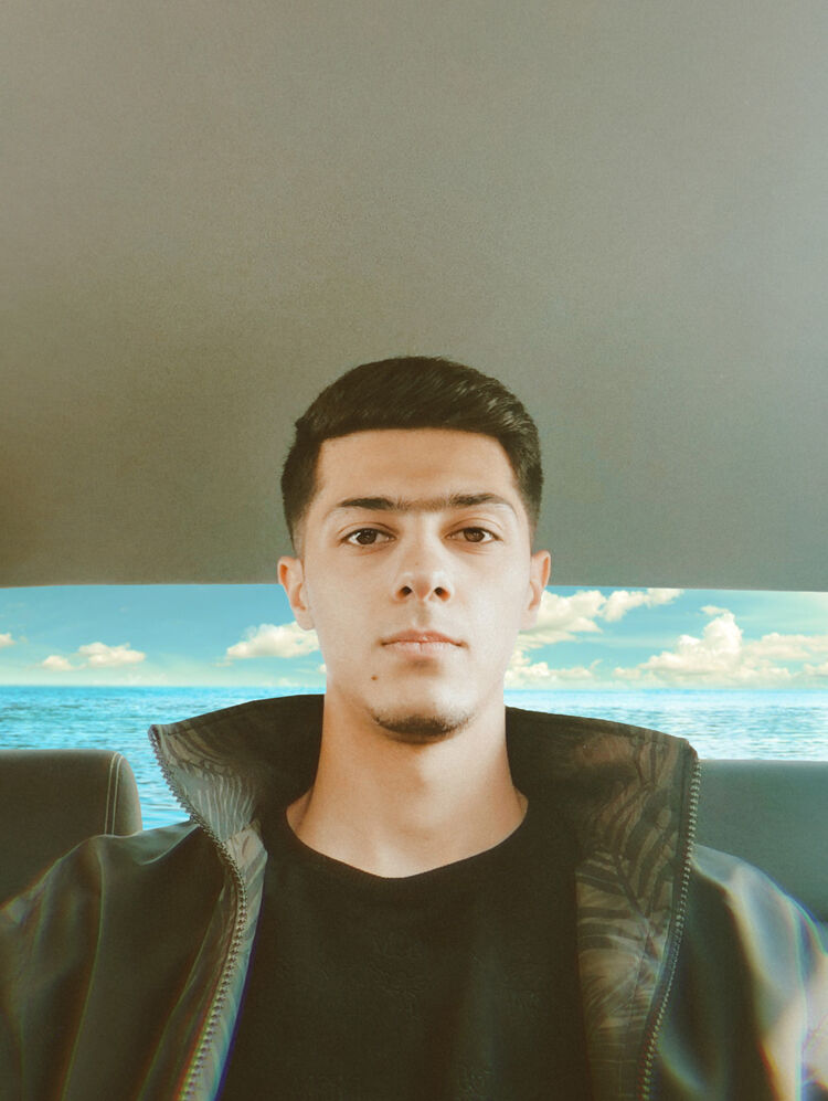  30414878  Luigi, 30 ,    