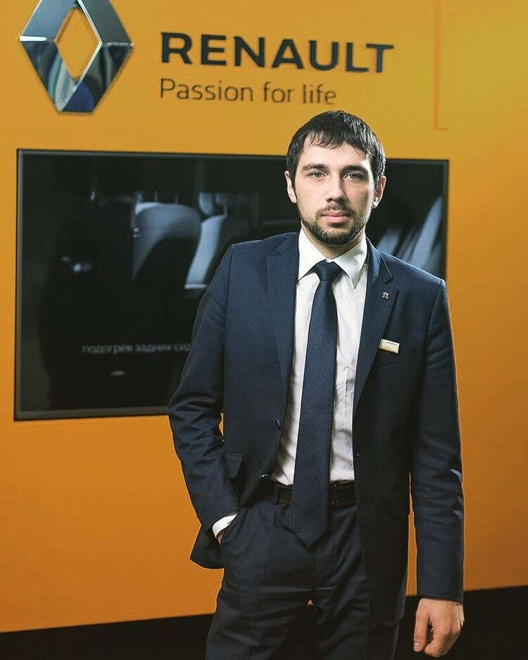  ,   Artem, 32 ,   