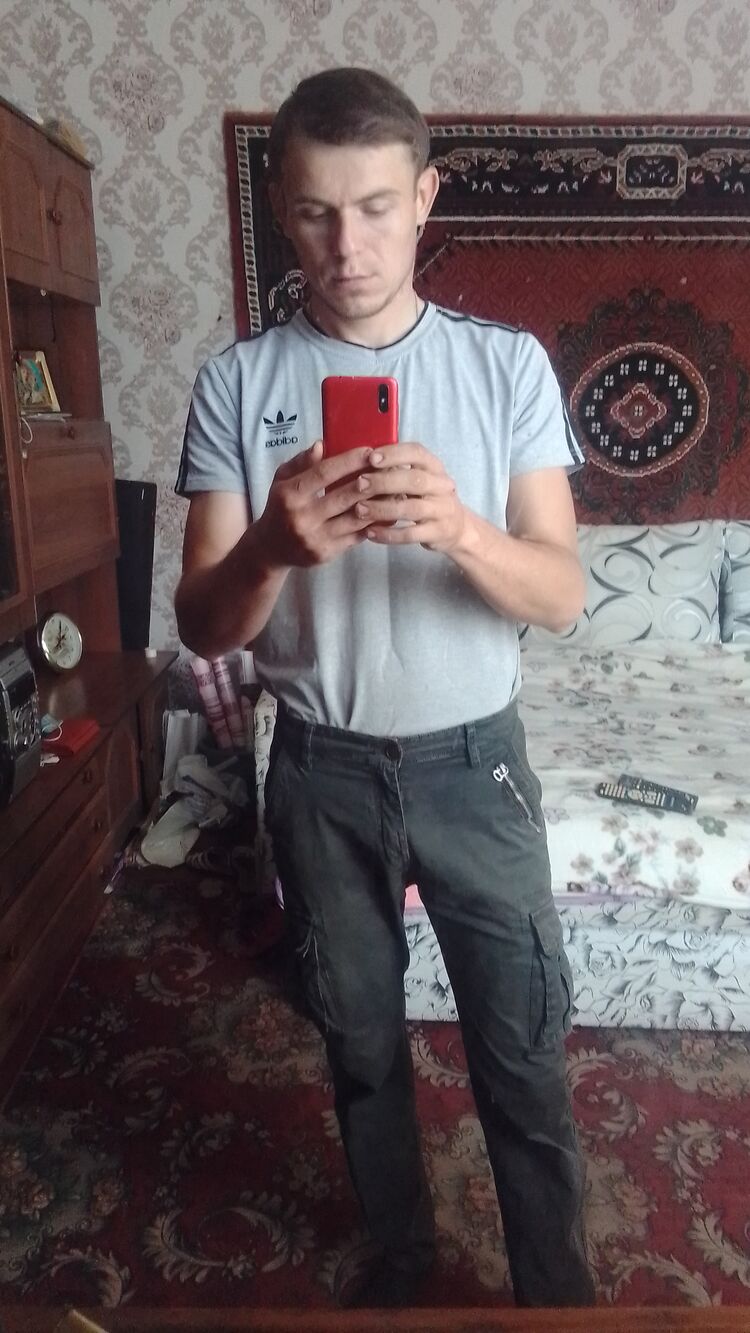 24112808  Sergij, 34 ,    