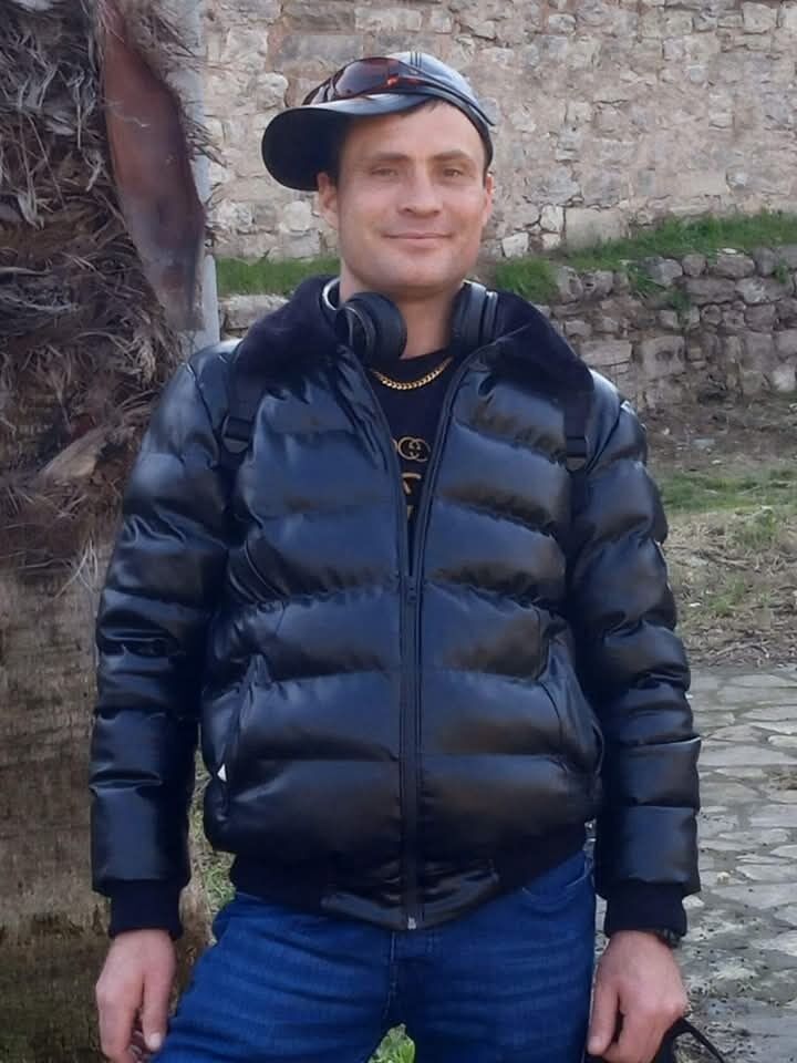  ,   Alexandru, 37 ,   ,   , c , 